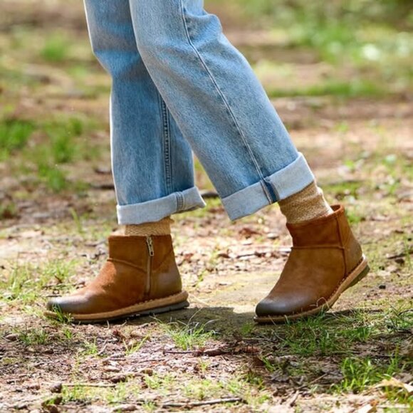 NEW BORN Made In Mexico Suede Tinley Distressed Comfort Booties 1125 5m3 - Picture 2 of 9